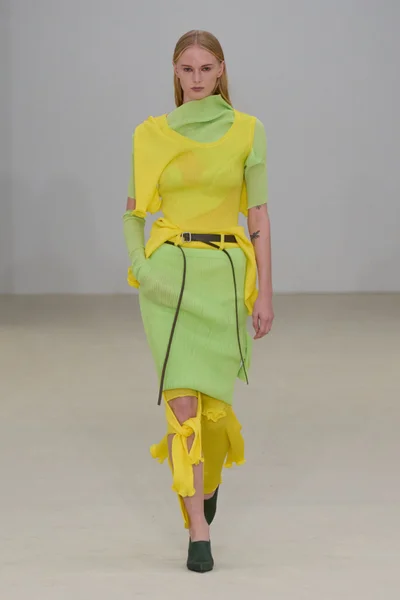 Look 50